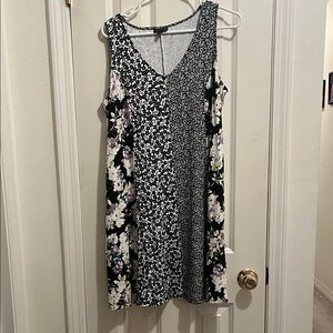 J. Jill Black and White Floral Wearever Dress